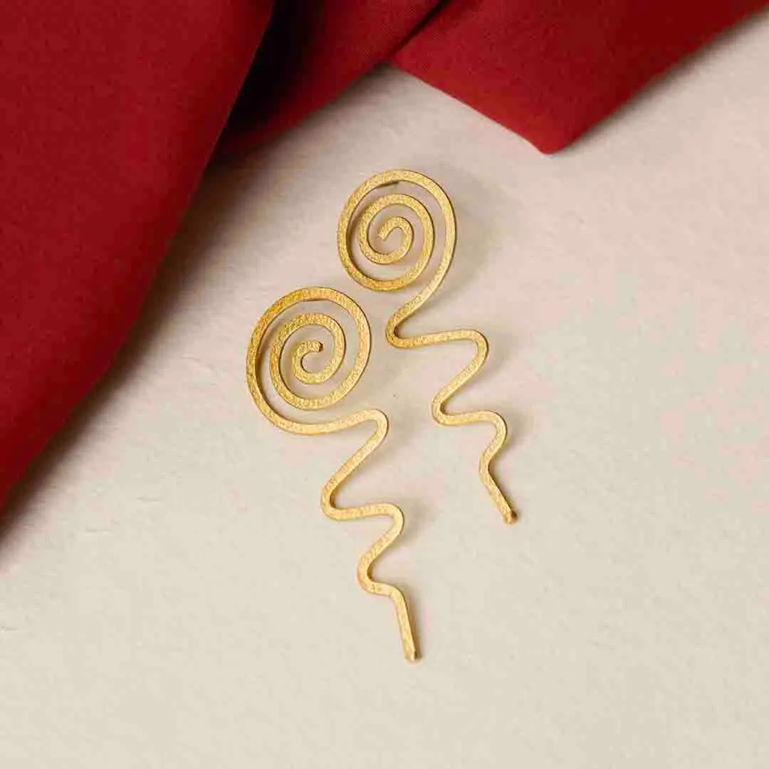 289-Th Modern brass earring with a spiral design, showcasing a flowing wavy organic line that extends downward, finished with a secure push-back post